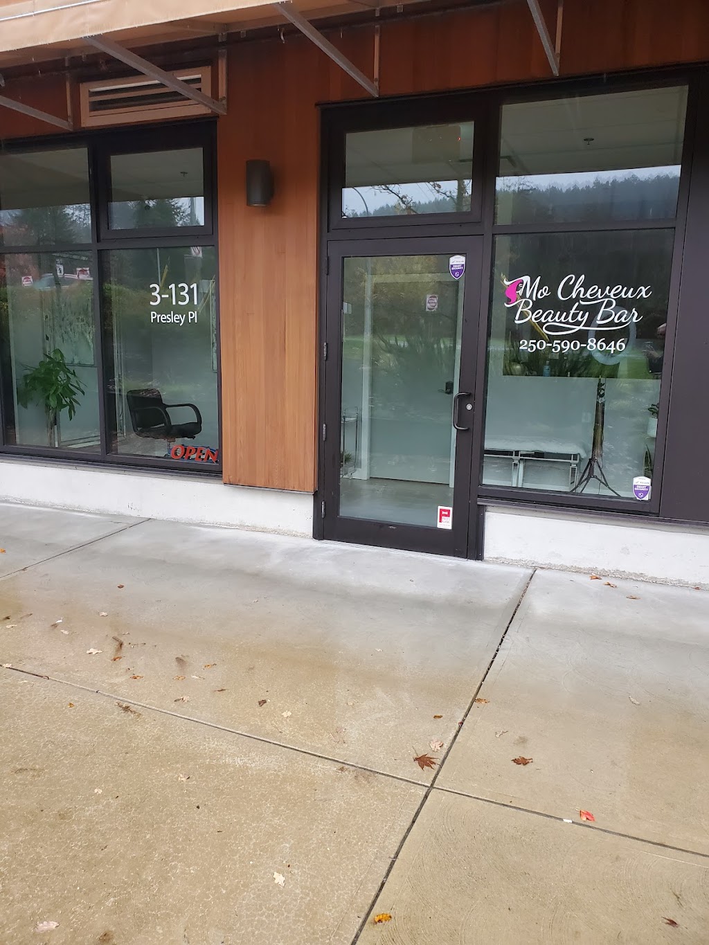 Mo Cheveux Beauty Bar | 131 Presley Pl #3, Victoria, BC V9B 0S4, Canada | Phone: (250) 589-8206