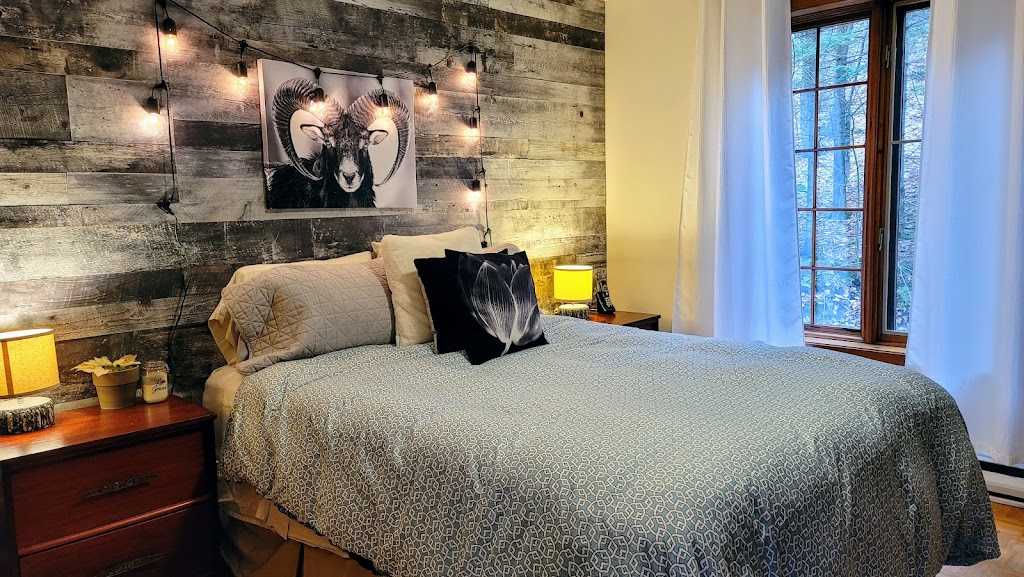 Chalet a louer les Laurentides | 28 Rue du Lièvre, Morin-Heights, QC J0R 1H0, Canada | Phone: (450) 501-6614
