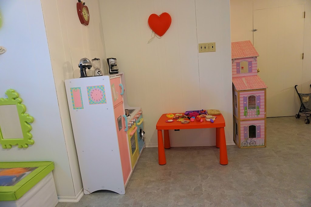 Nursery Les Petits Trésors | 10780 Rue Tolhurst, Montréal, QC H3L 3A7, Canada | Phone: (514) 383-0781