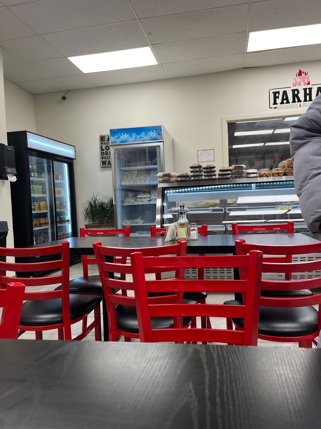 Grillades Farhat Cote Vertu | 757 Boulevard Cote Vertu Ouest, Saint-Laurent, QC H4L 1Y6, Canada | Phone: (514) 744-3939