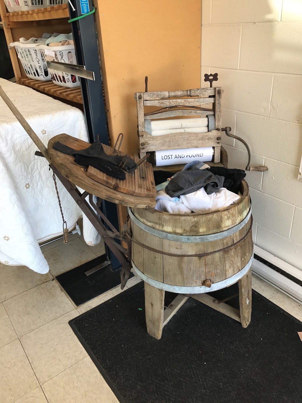 Suds & Duds Laundromat | 291 Island Hwy E, Parksville, BC V9P 2G6, Canada | Phone: (250) 248-5152
