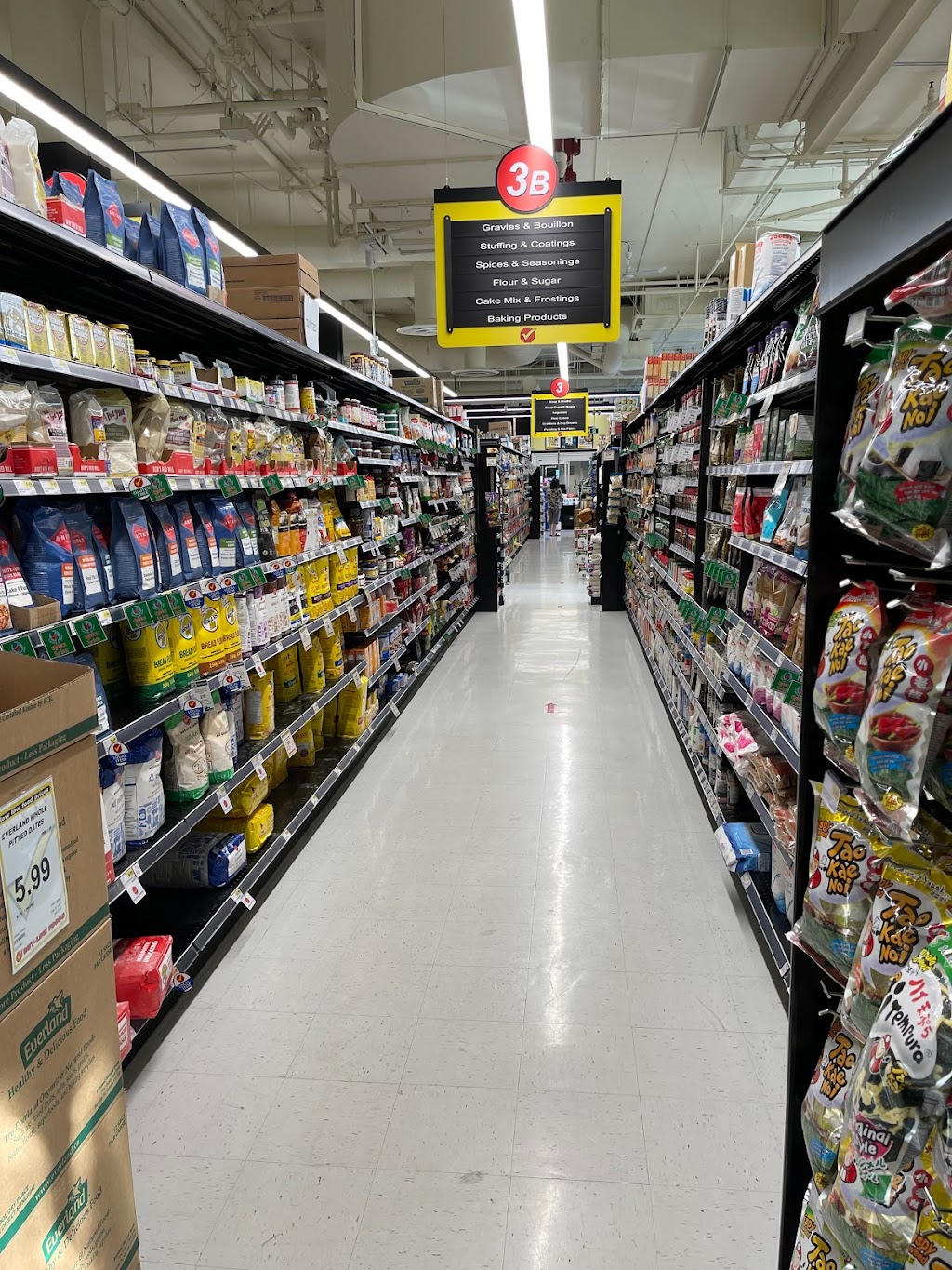 Buy-Low Foods - Burnaby Kings Crossing | 7380 Edmonds St, Burnaby, BC V3N 1A9, Canada | Phone: (604) 524-6188