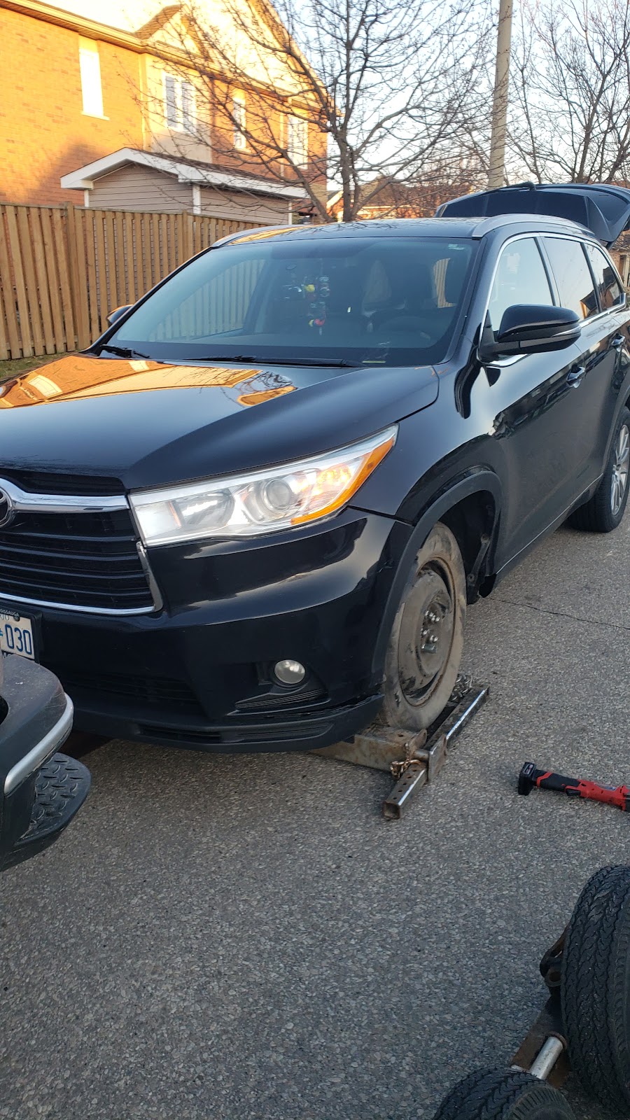 Tow truck | 6730 Opera Glass Crescent, Mississauga, ON L5W 1R7, Canada | Phone: (365) 324-2495