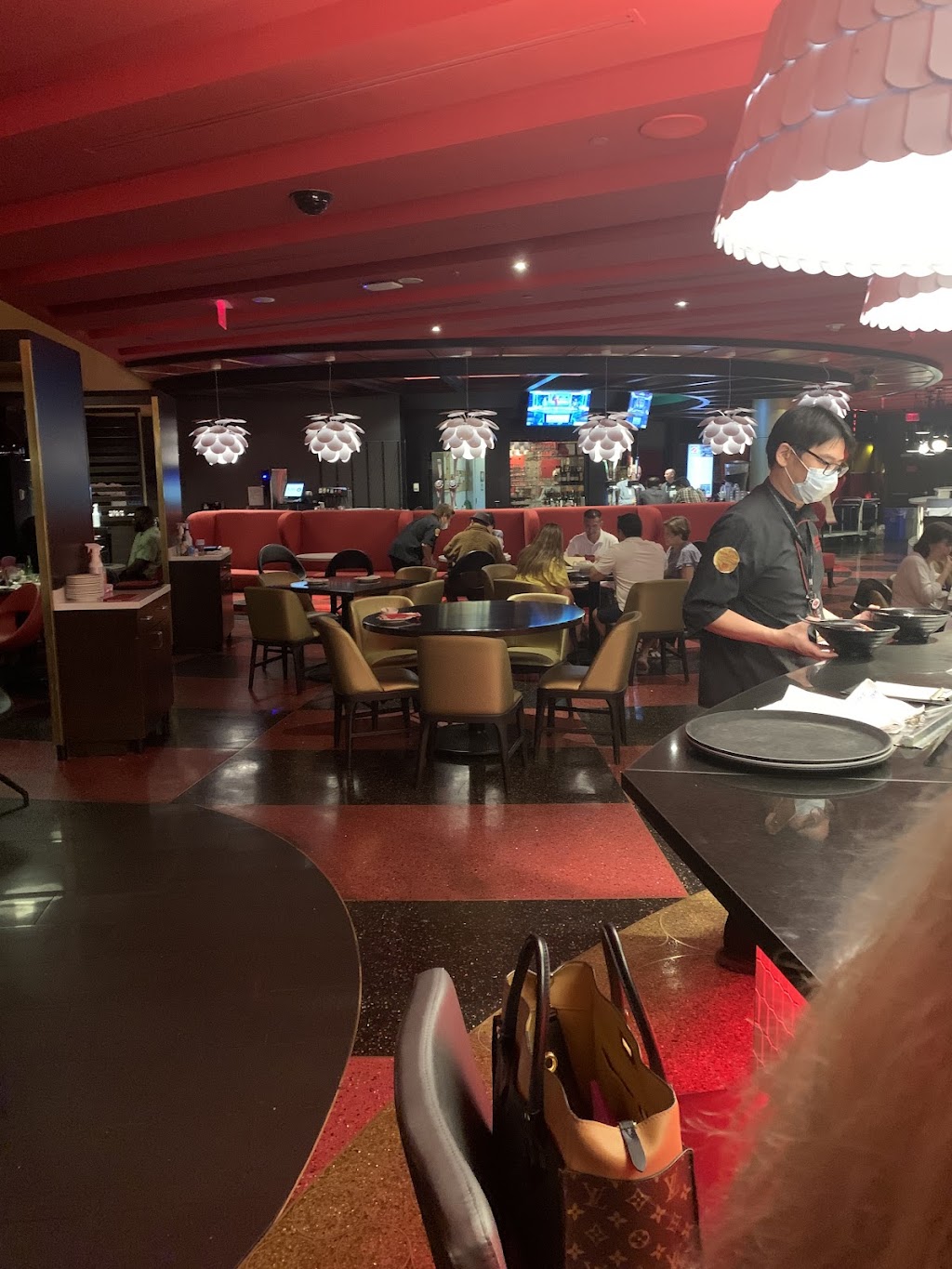 Noodle Bar | 6380 Fallsview Blvd, Niagara Falls, ON L2G 7X5, Canada | Phone: (888) 325-5788