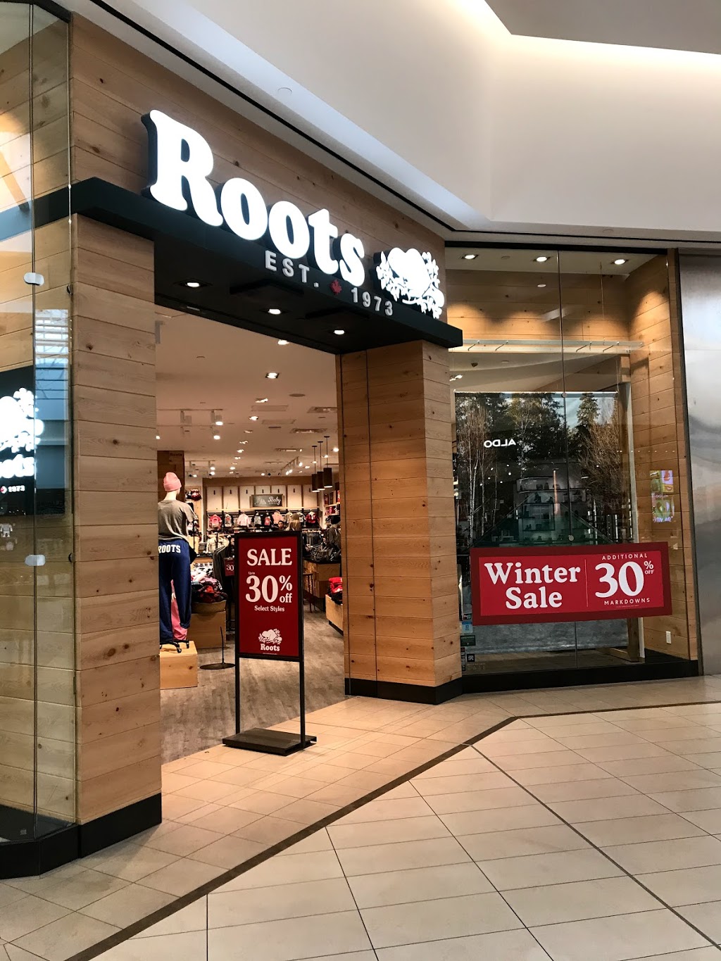 Roots | 300 Borough Dr Unit 275, Scarborough, ON M1P 4P5, Canada | Phone: (416) 296-9811