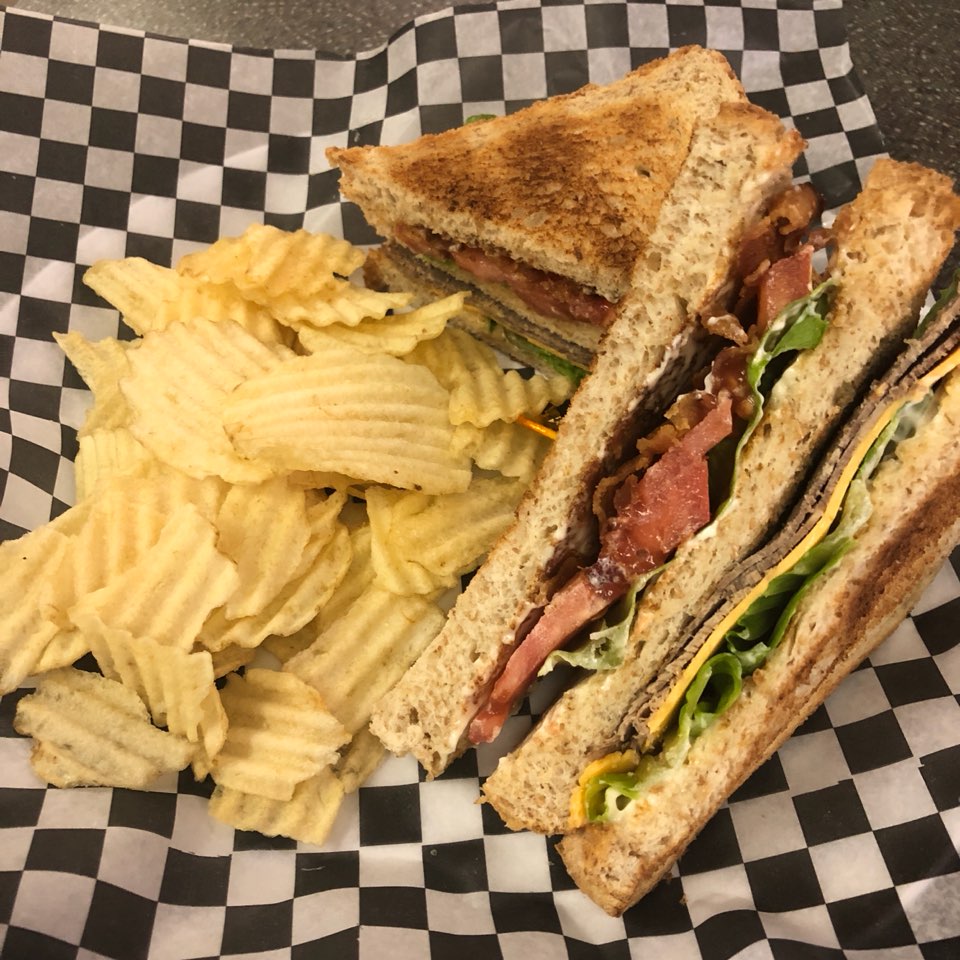 Marys Old Style Deli | 3716 56 Ave SE #4, Calgary, AB T2C 2B5, Canada | Phone: (403) 279-2142