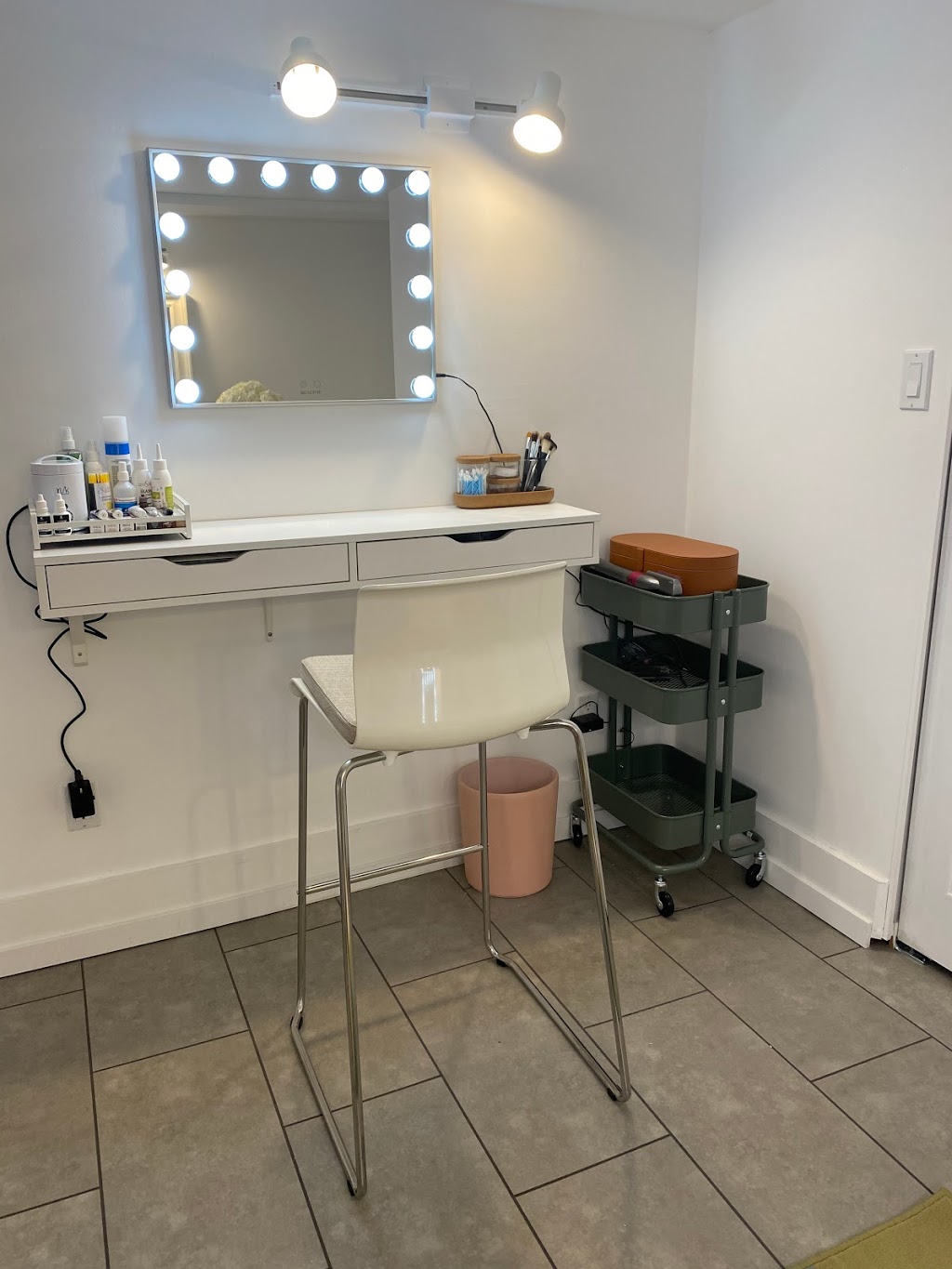 Brow up & Makeup | 1258 Doran Rd, North Vancouver, BC V7K 1M7, Canada | Phone: (778) 288-3977