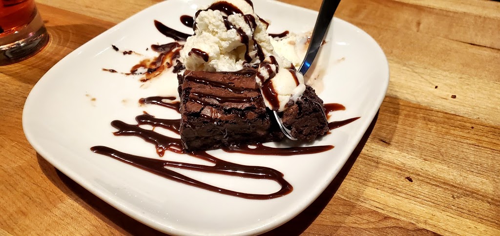 Boston Pizza | 450 Du Centropolis Prom, Laval, QC H7T 3C2, Canada | Phone: (450) 688-2229