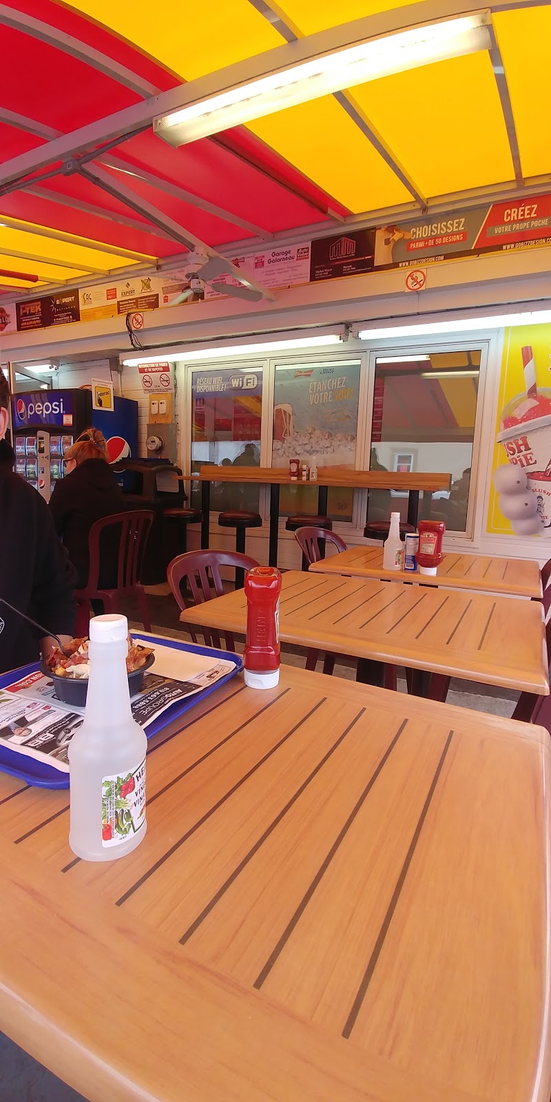 Chez Lou Patate | 374 Rue Main, Gatineau, QC J8P 5K7, Canada | Phone: (819) 643-2100