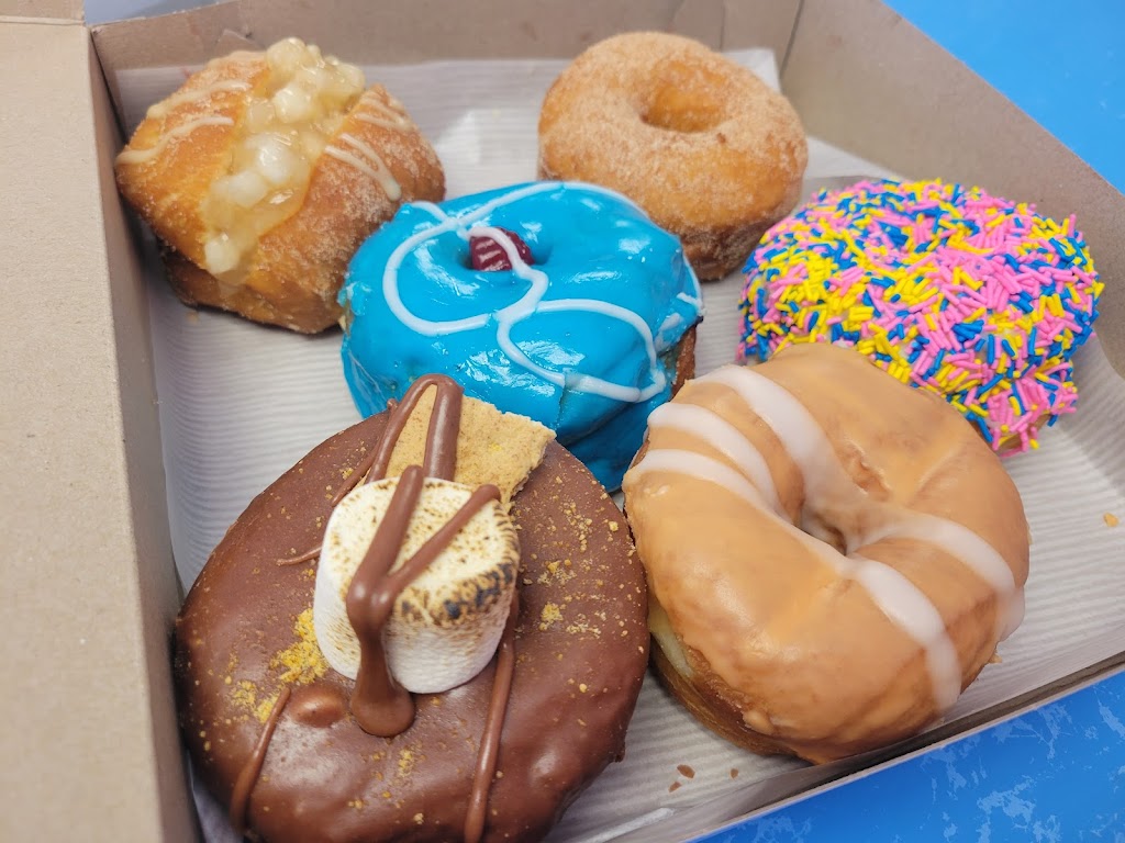 McGuires Doughnuts Petawawa | 3416 Petawawa Blvd, Petawawa, ON K8H 1X5, Canada | Phone: (613) 687-0022