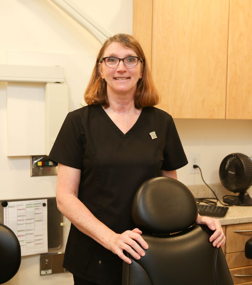 Balsam Dental | 2200 Queen St E, Toronto, ON M4E 1E7, Canada | Phone: (416) 691-8555