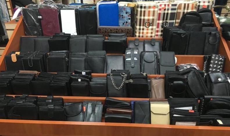 Cordonnerie Léger Nettoyeur - Nettoyeur à Montreal-Nord | 6269 Boulevard Léger, Montréal-Nord, QC H1G 6K8, Canada | Phone: (514) 325-6470