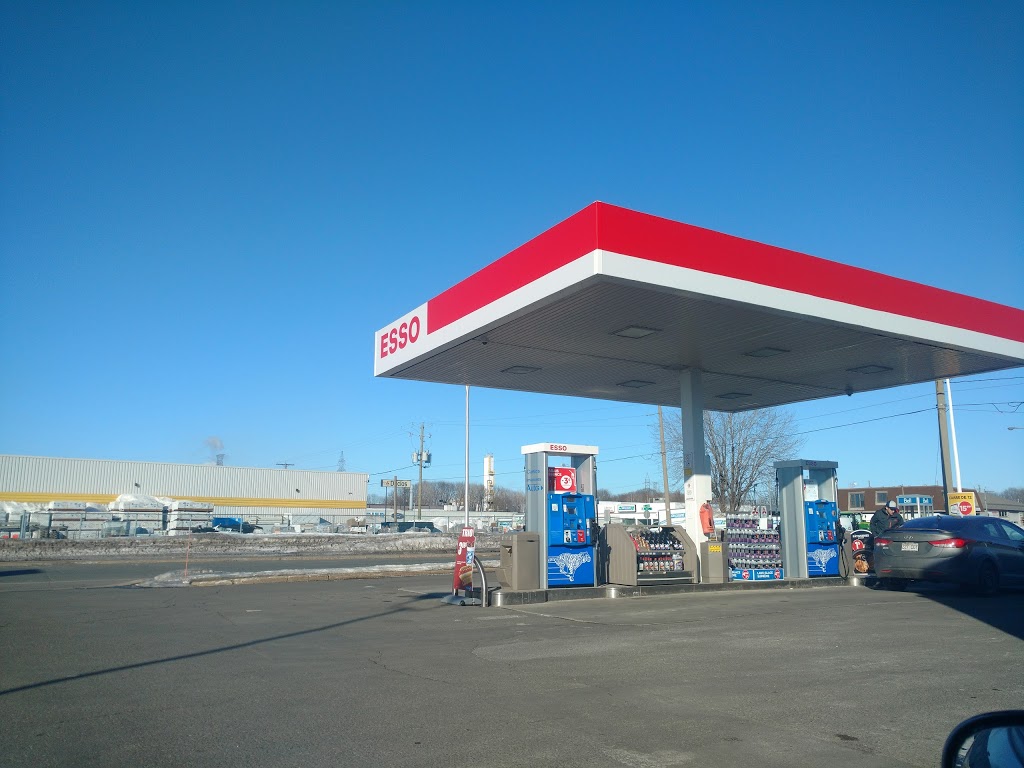 Couche-Tard | 2490 Boulevard Saint-Louis, Sorel-Tracy, QC J3R 4M7, Canada | Phone: (450) 743-0600