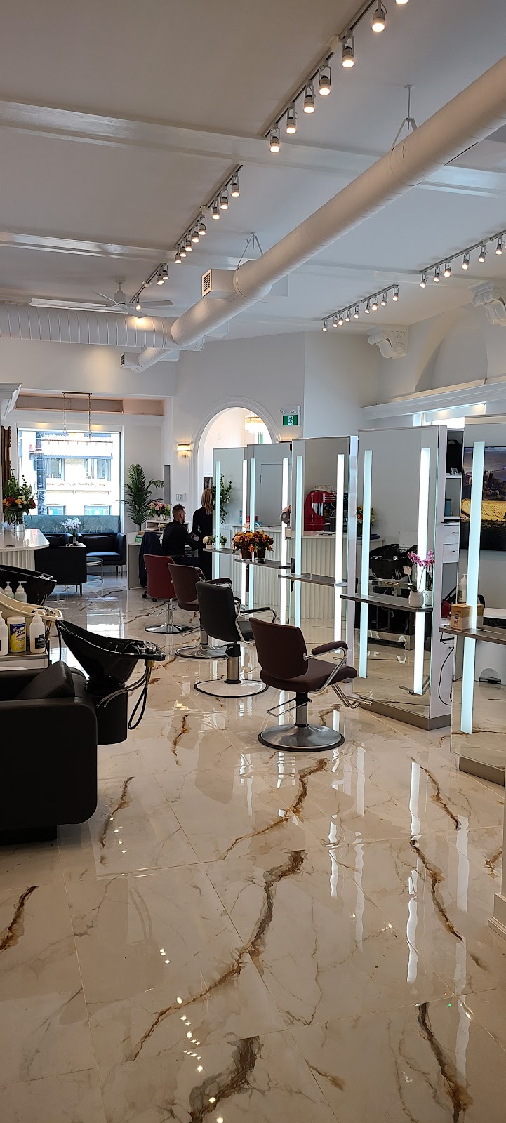 VE Electric Limited | 191 Royal Oak Rd, Cambridge, ON N3E 0A5, Canada | Phone: (519) 573-2108