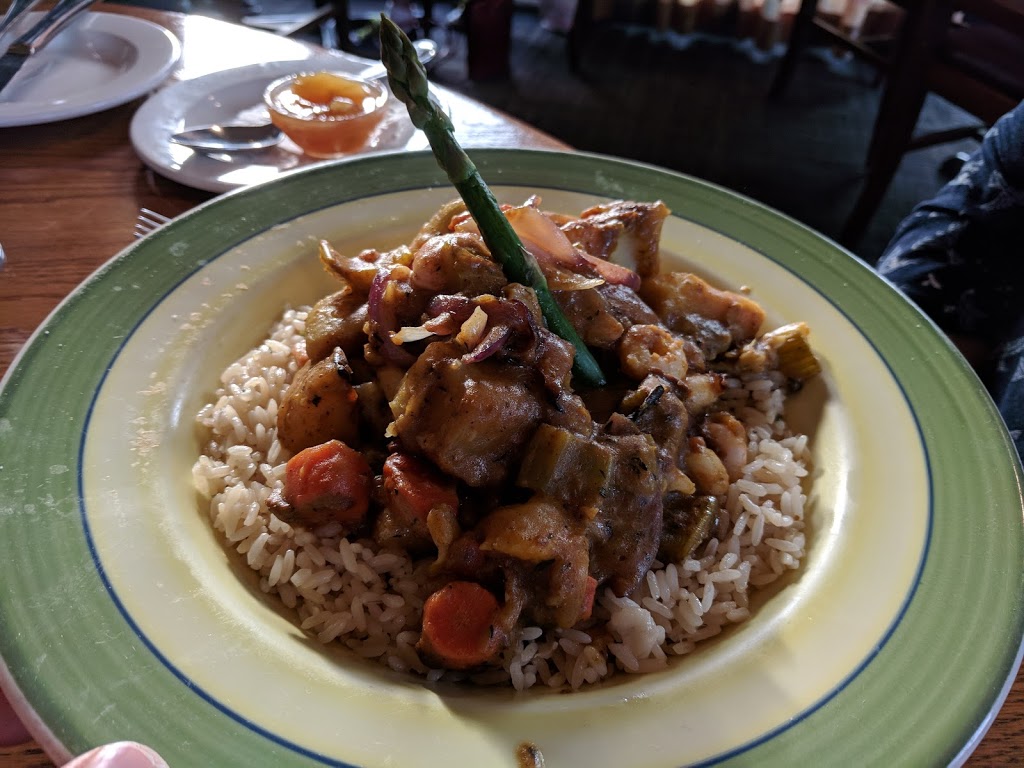 Bill Matticks Restaurant & Lounge | 5331 Cordova Bay Rd, Victoria, BC V8Y 1R1, Canada | Phone: (250) 658-4271