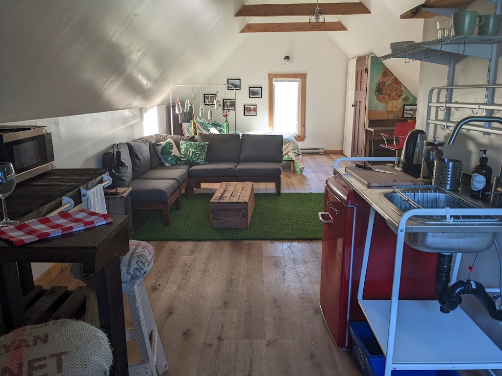 Pink Flamingo: Wolfville Accommodations | 5 Locust Ave, Wolfville, NS B4P 2E9, Canada | Phone: (902) 580-5395