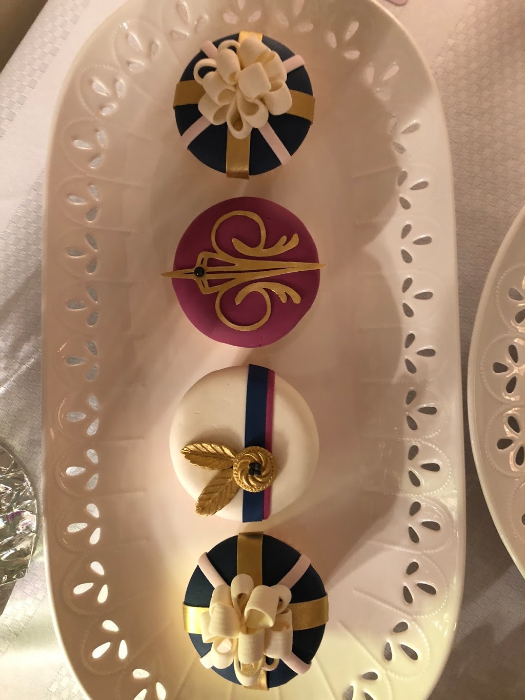 The Girl With The Most Cake | 2680 Dunrobin Rd, Dunrobin, ON K0A 1T0, Canada | Phone: (613) 832-8952
