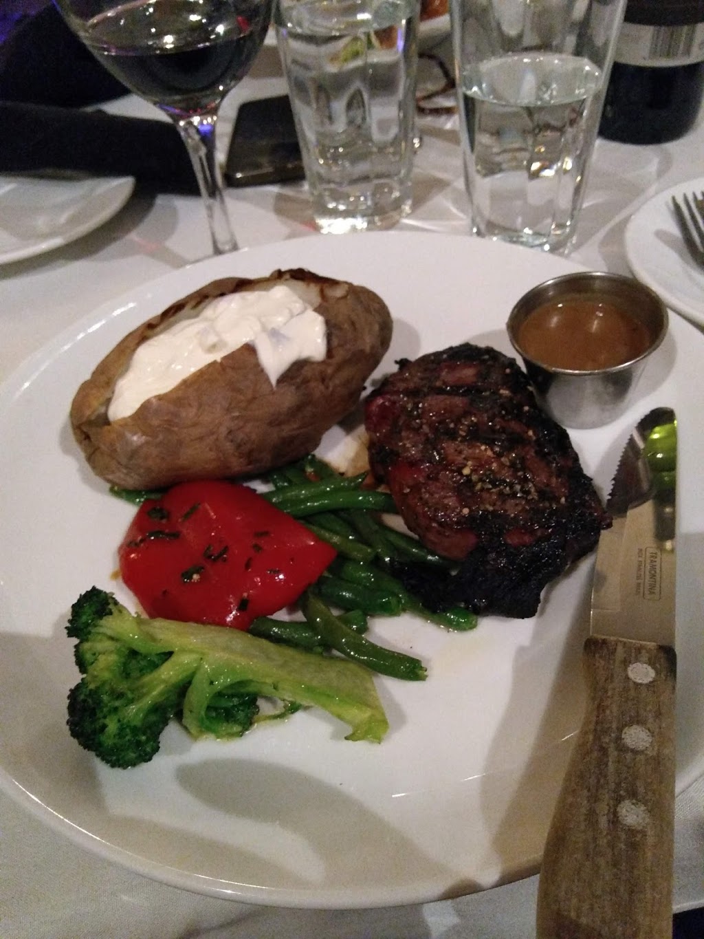 207 Steak and Seafood | QC-207, Kahnawake, QC J0L 1B0, Canada