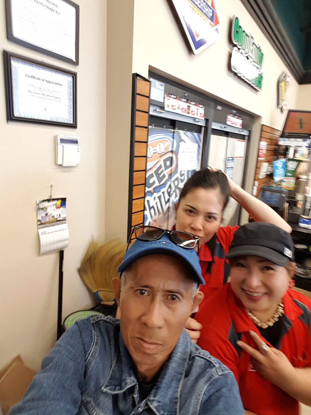 Red River Co-op Gas Bar | 1008 Keewatin St, Winnipeg, MB R2R 2V1, Canada | Phone: (204) 632-5190
