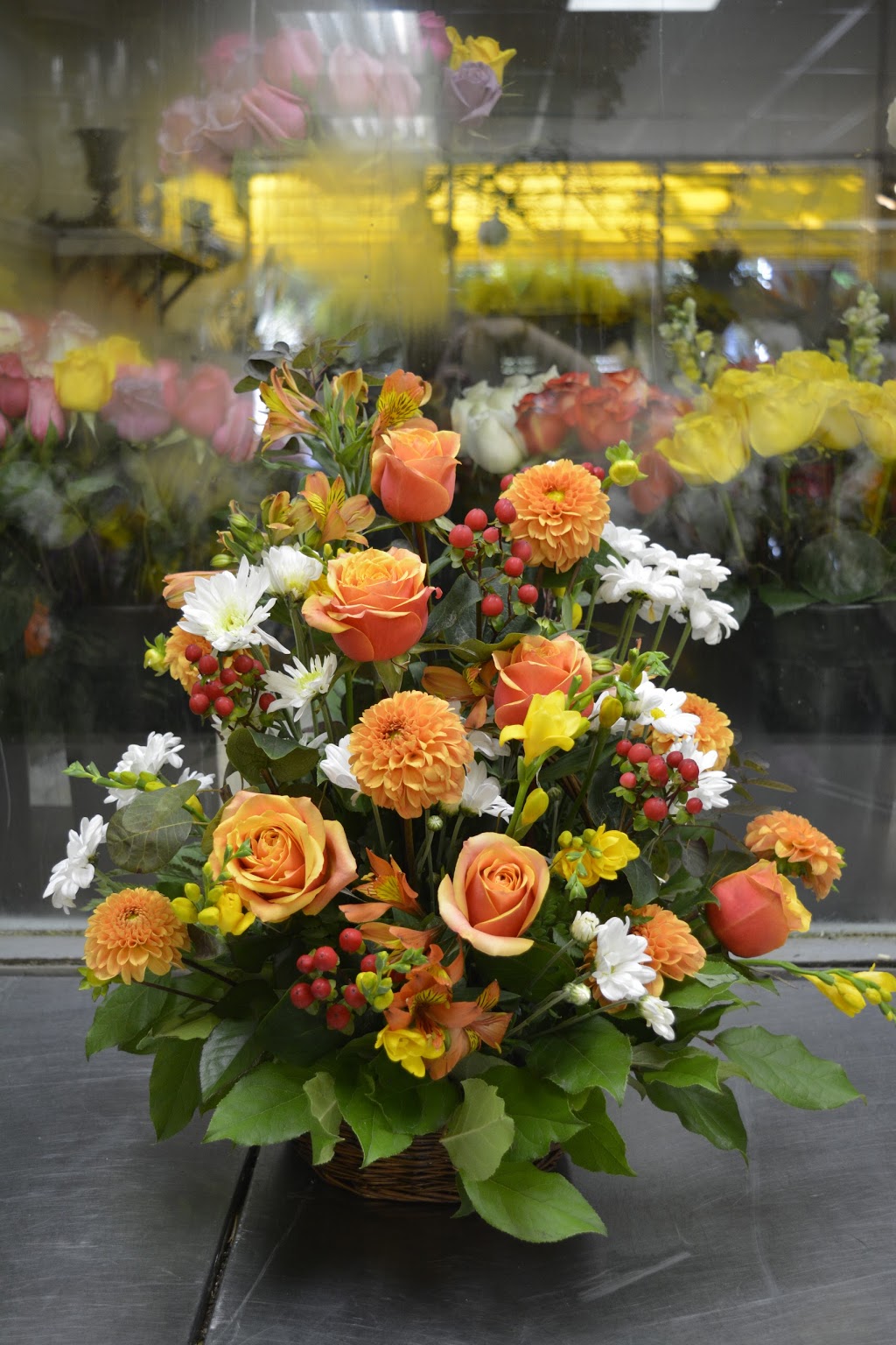 Flower Deco | 35 Lakeshore Rd W, Oakville, ON L6K 1C8, Canada | Phone: (905) 337-0968