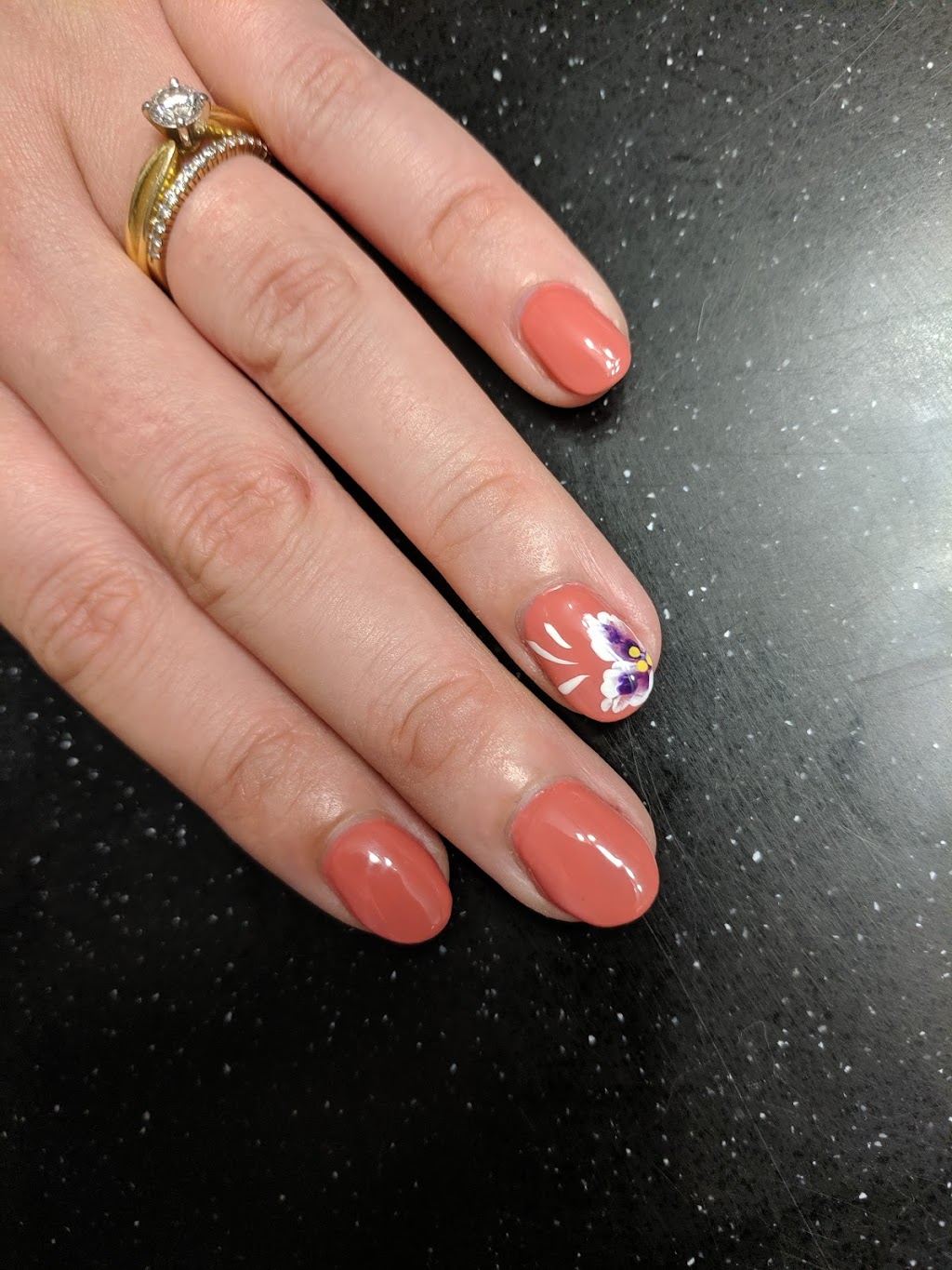 Lynns Nails | 5 Speedvale Ave E, Guelph, ON N1H 1J2, Canada | Phone: (519) 767-5894