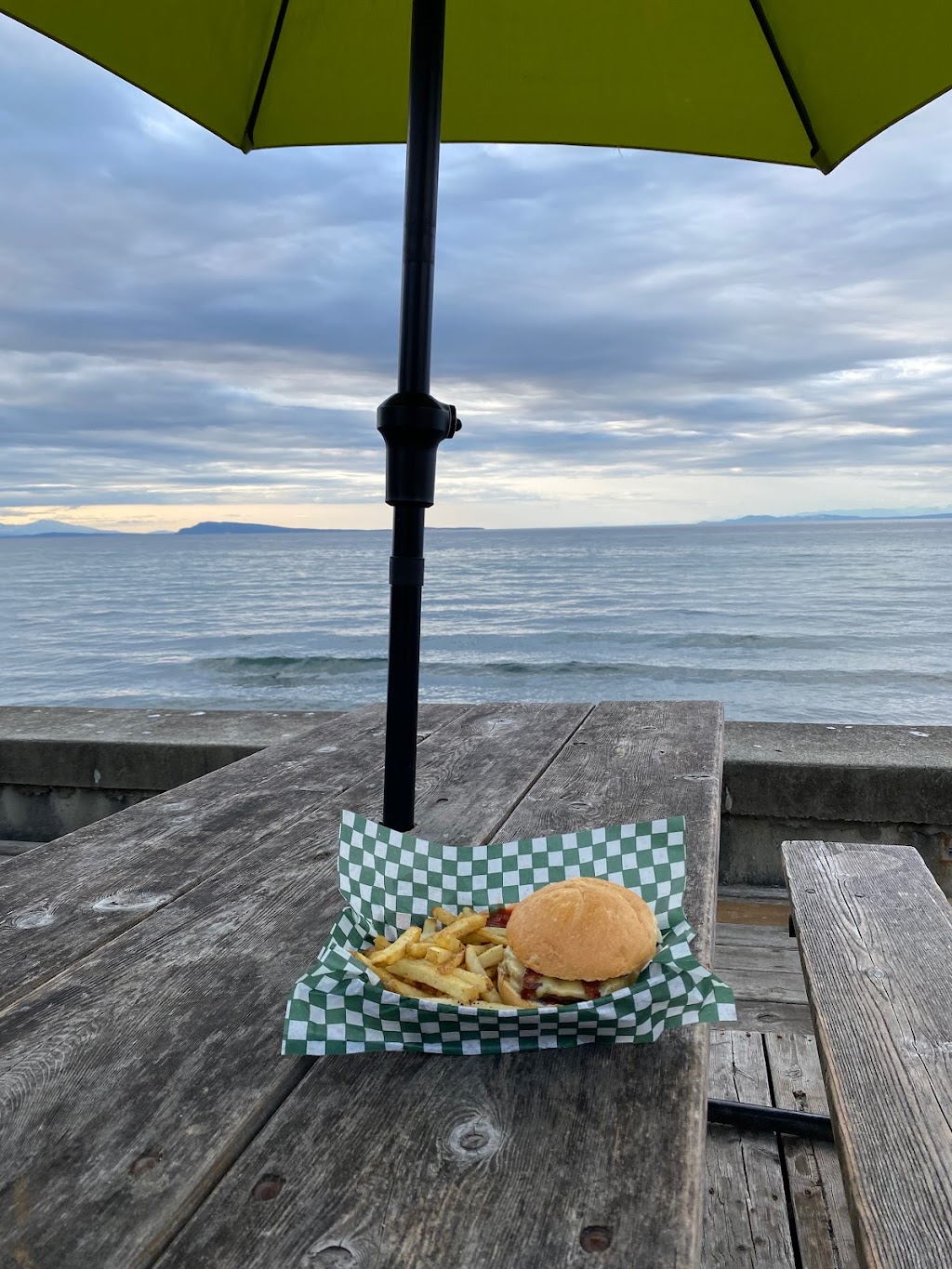 The Knockananna Grill | 2767 Island W Hwy, Qualicum Beach, BC V9K 2C4, Canada | Phone: (250) 228-3572