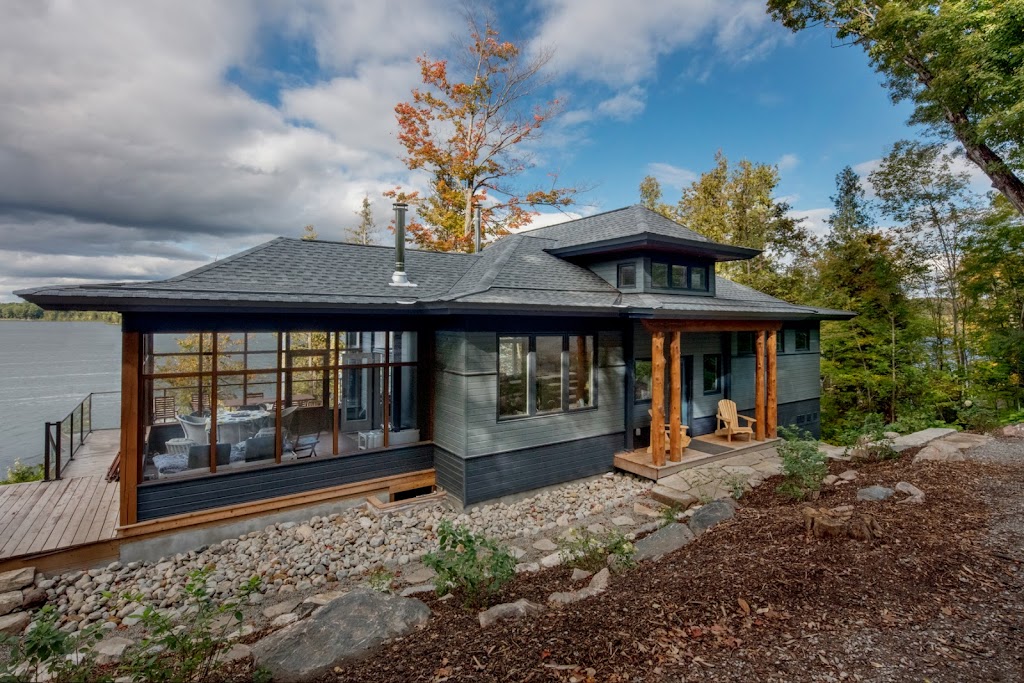Eaglewings Cottage | 2946 Eagles Cliff Ln, Selwyn, ON K0H 2H0, Canada | Phone: (416) 702-9334