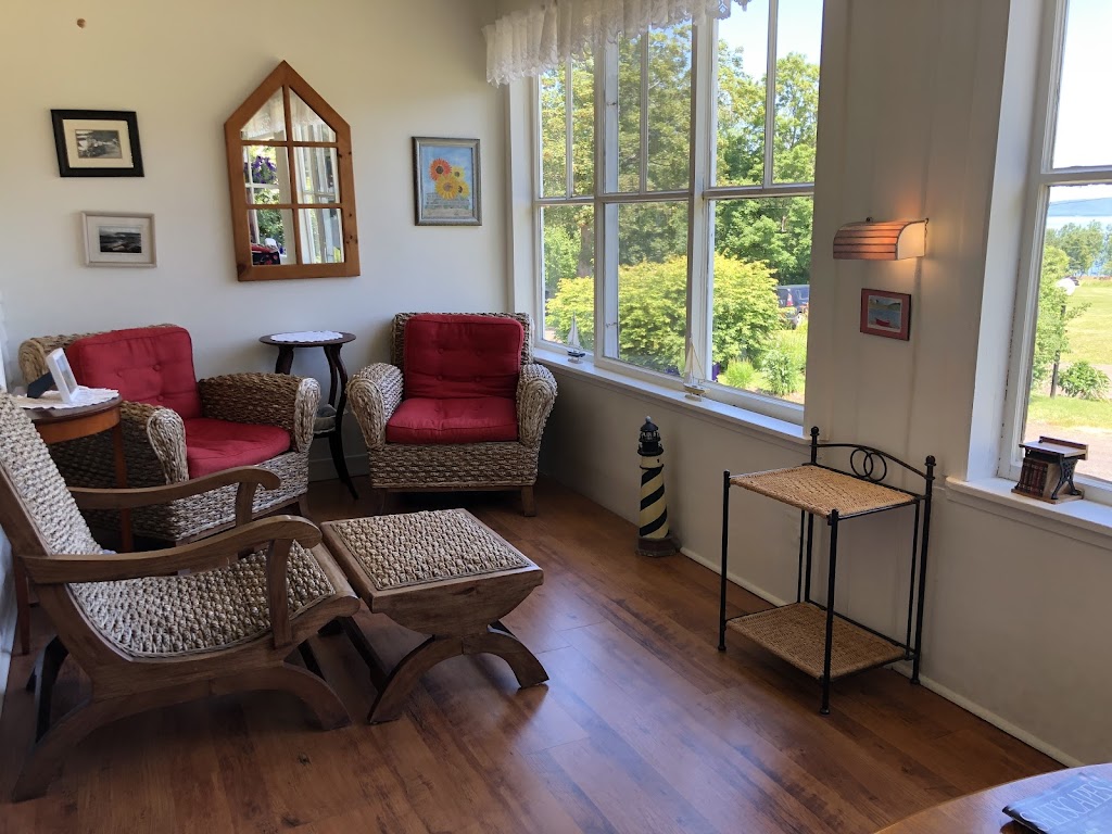 The Harbourview Inn | 25 Harbourview Rd, Smiths Cove, NS B0S 1S0, Canada | Phone: (902) 245-5686