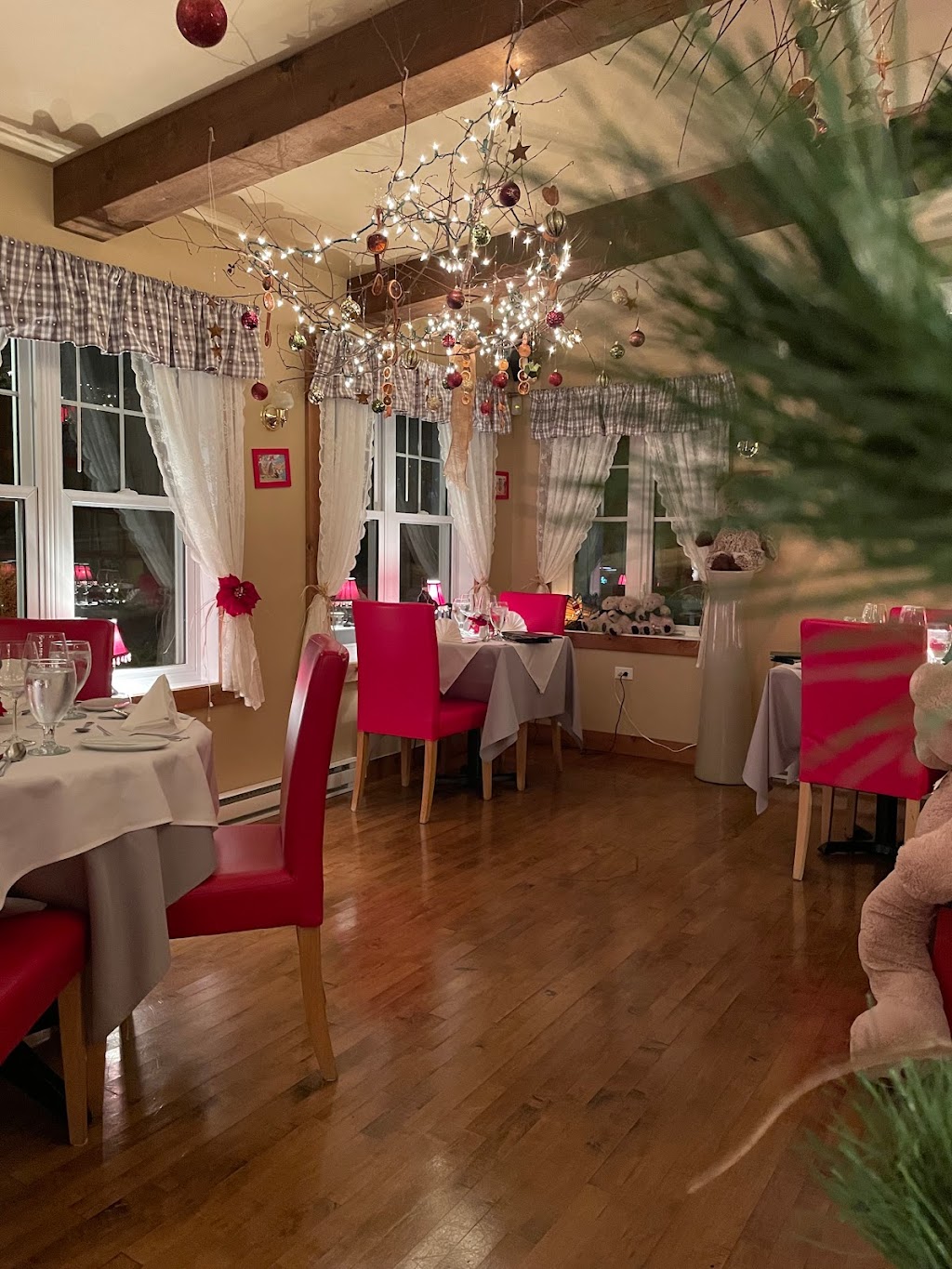 Restaurant Le Clos des Délices | 515 Rue Principale, Saint-Donat-de-Montcalm, QC J0T 2C0, Canada | Phone: (819) 774-4571