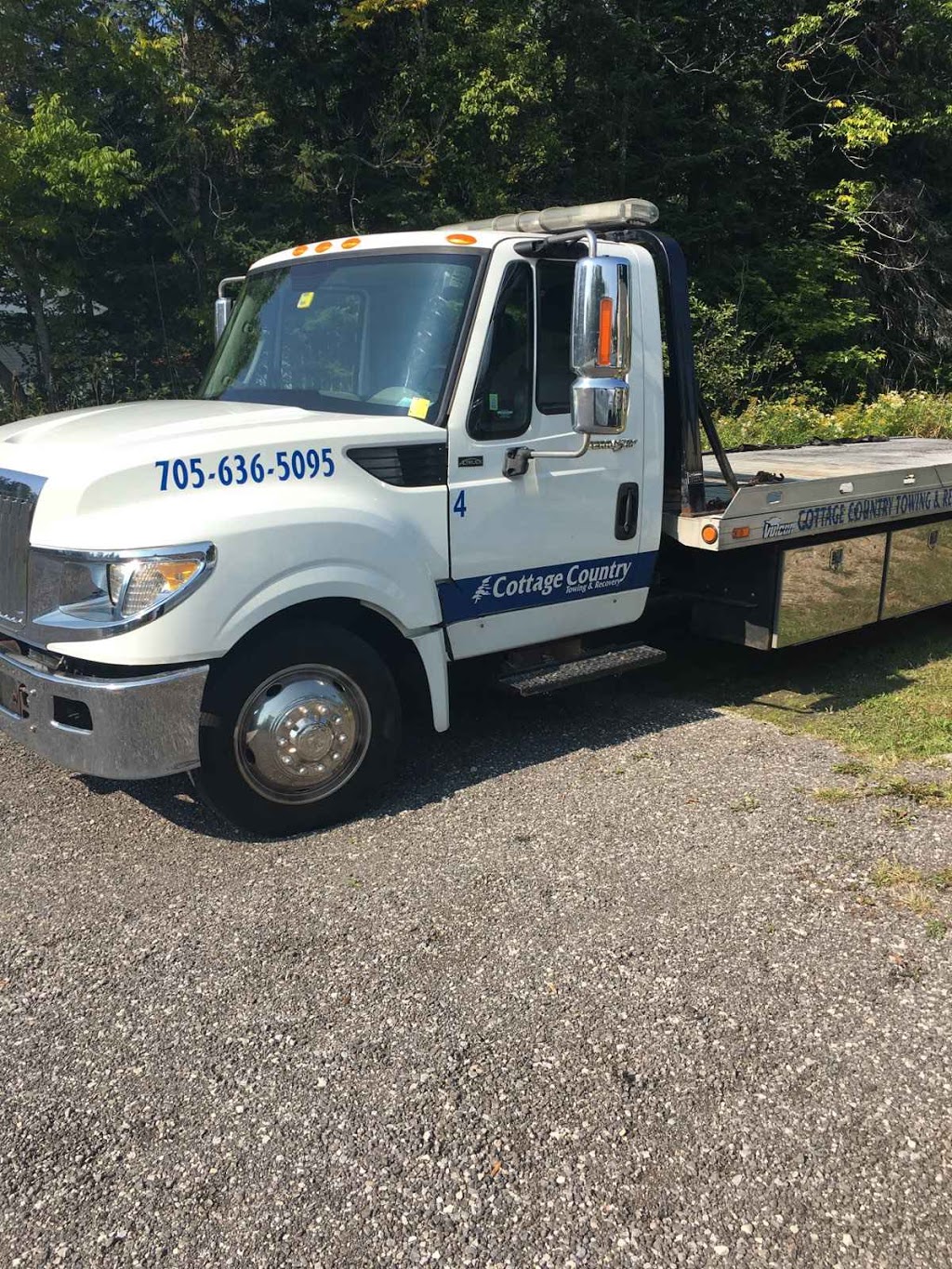 Cottage Country Towing | point of interest | 477 Aspdin Rd, Huntsville, ON P1H 1Y4, Canada | 7057870880 OR +1 705-787-0880