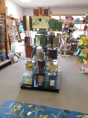 Inspirations On Quadra | 671 Plaza Rd #2a, Quathiaski Cove, BC V0P 1N0, Canada | Phone: (250) 285-3334