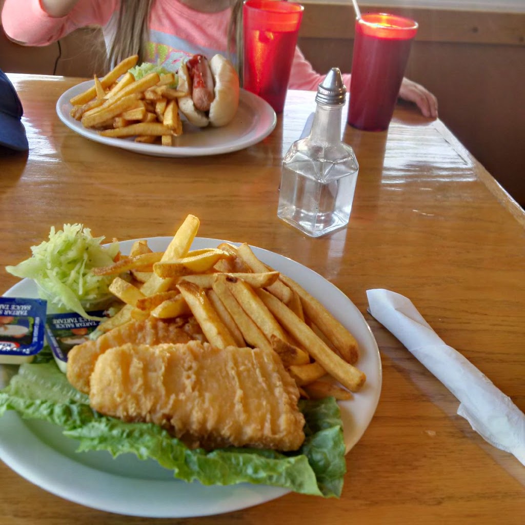 Constance Lake Lodge | 175 Constance Lake Rd, Kanata, ON K2K 1X7, Canada | Phone: (613) 832-2097