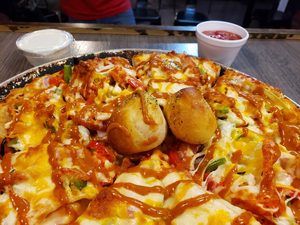 Riverside Pizzeria Ottawa | 3679 Riverside Dr, Ottawa, ON K1V 1G8, Canada | Phone: (613) 260-8555