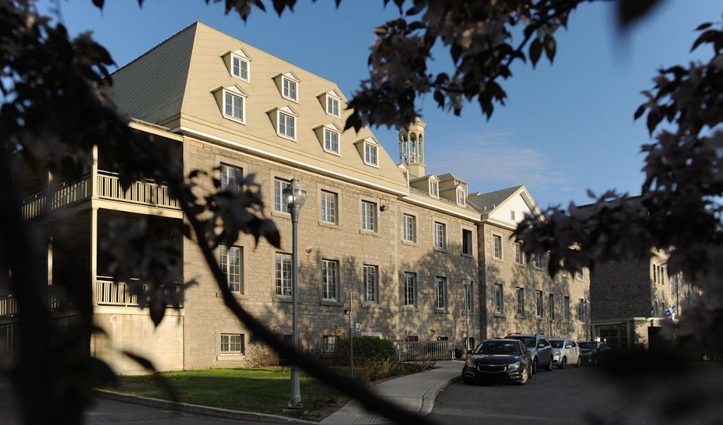 College Mont-Saint-Louis | 1700 Boul Henri-Bourassa E, Montréal, QC H2C 1J3, Canada | Phone: (514) 382-1560
