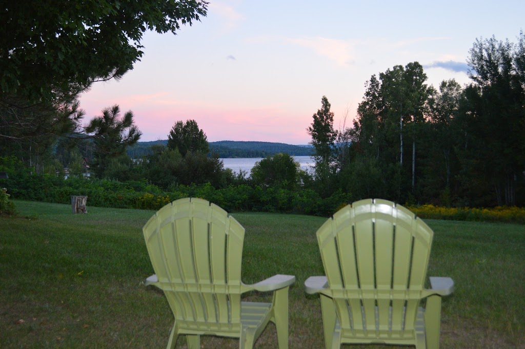 Pinewood Inn | 378 John St, Barrys Bay, ON K0J 1B0, Canada | Phone: (613) 756-1333