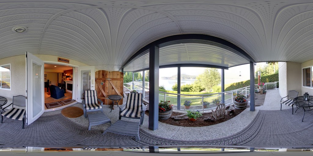 At The Shore Luxury Waterfront Bed and Breakfast | 6394 Gale Ave N, Sechelt, BC V0N 3A5, Canada | Phone: (604) 740-9962