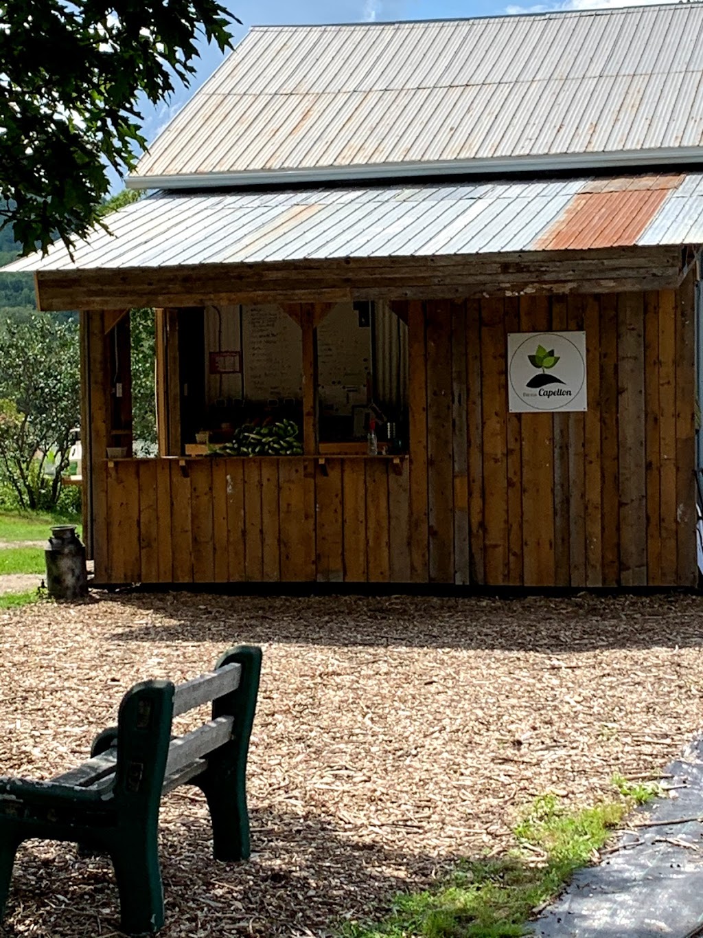 Ferme Capelton | 5195 QC-143, Waterville, QC J0B 3H0, Canada | Phone: (819) 481-0860