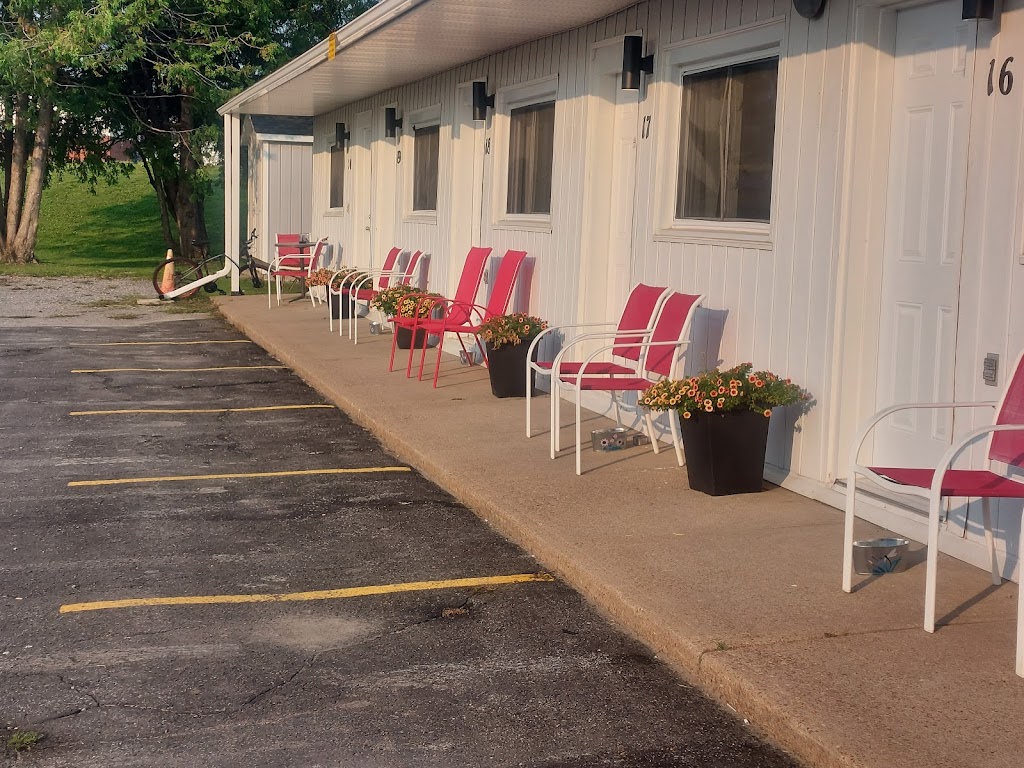Travellers Inn | 1044 Pembroke St E, Pembroke, ON K8A 8K6, Canada | Phone: (613) 732-9901