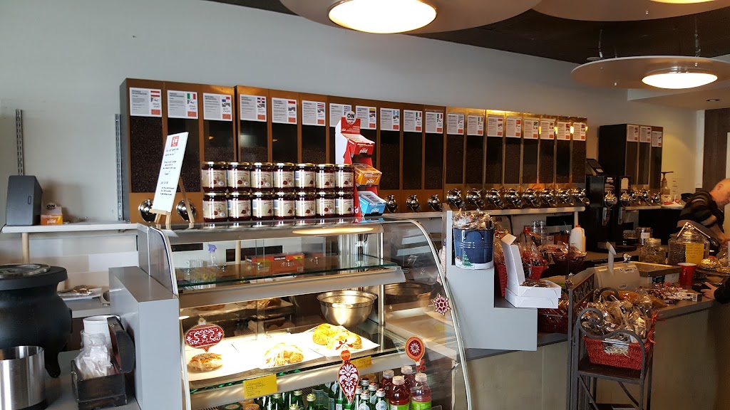 Louis XIV Café | 2400 Bd Louis-XIV, Québec, QC G1C 5Y8, Canada | Phone: (418) 661-6779