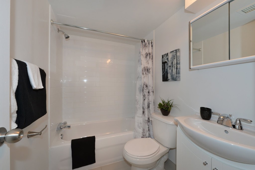 Hazelview Properties | 5500 Av. Borden, Côte Saint-Luc, QC H4V 2T3, Canada | Phone: (438) 797-7512
