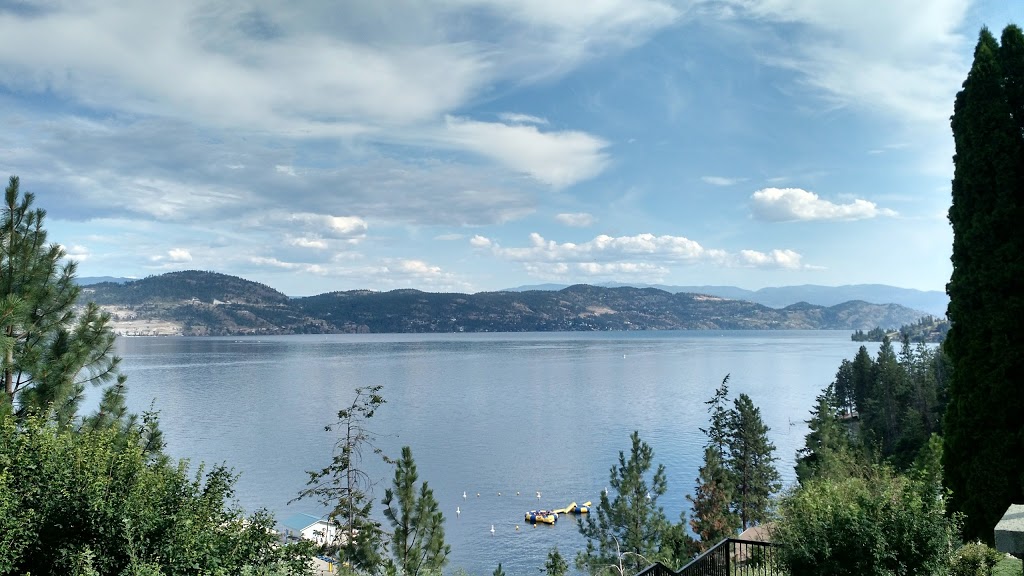 Vantage Pointe Lounge and Grill | 2751 Westside Rd, Kelowna, BC V1Z 3T5, Canada | Phone: (250) 769-3511