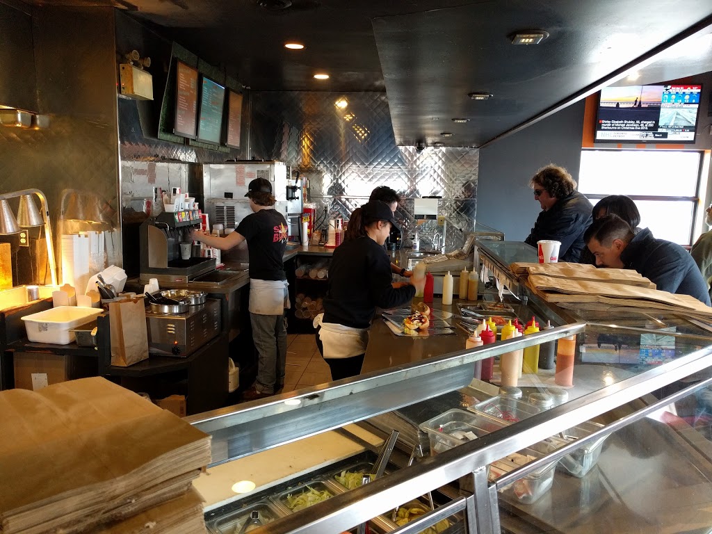 Starr Burger | 900 Brock St N, Whitby, ON L1N 4J6, Canada | Phone: (905) 430-3301