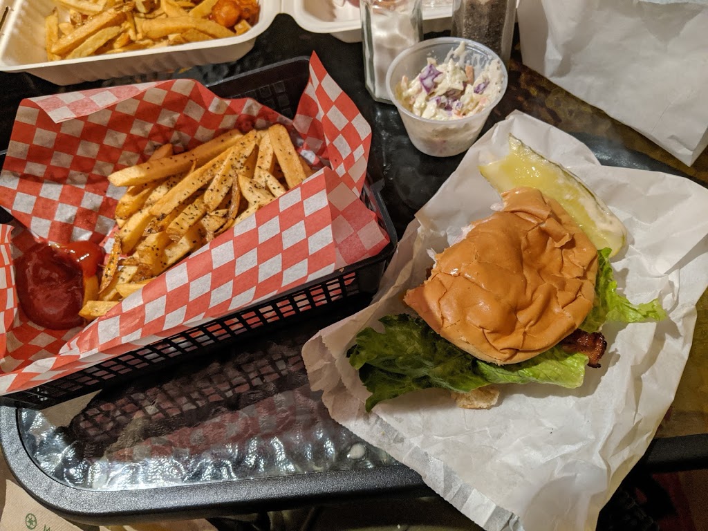 Papas Burgers | 487 Island Hwy E, Parksville, BC V9P 1V6, Canada | Phone: (250) 586-3743