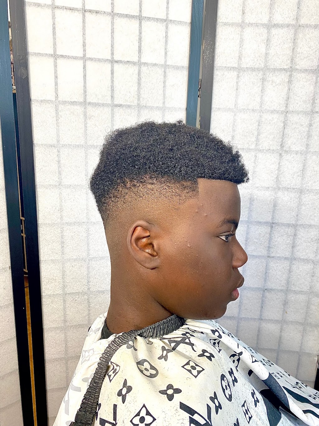 Barber Raf D | 4979 Bathurst St, North York, ON M2R 1Y4, Canada | Phone: (647) 804-1352