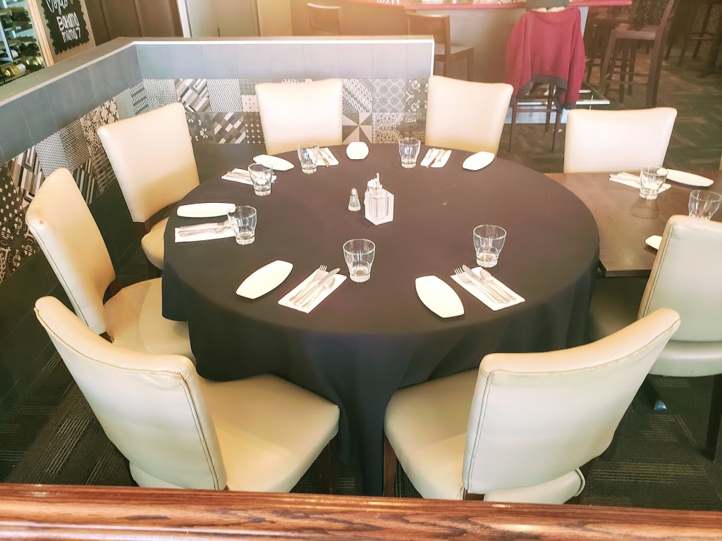 Batifol Bar & Grill | 3401 Boulevard Sainte-Anne, Québec, QC G1E 3L4, Canada | Phone: (418) 666-5141