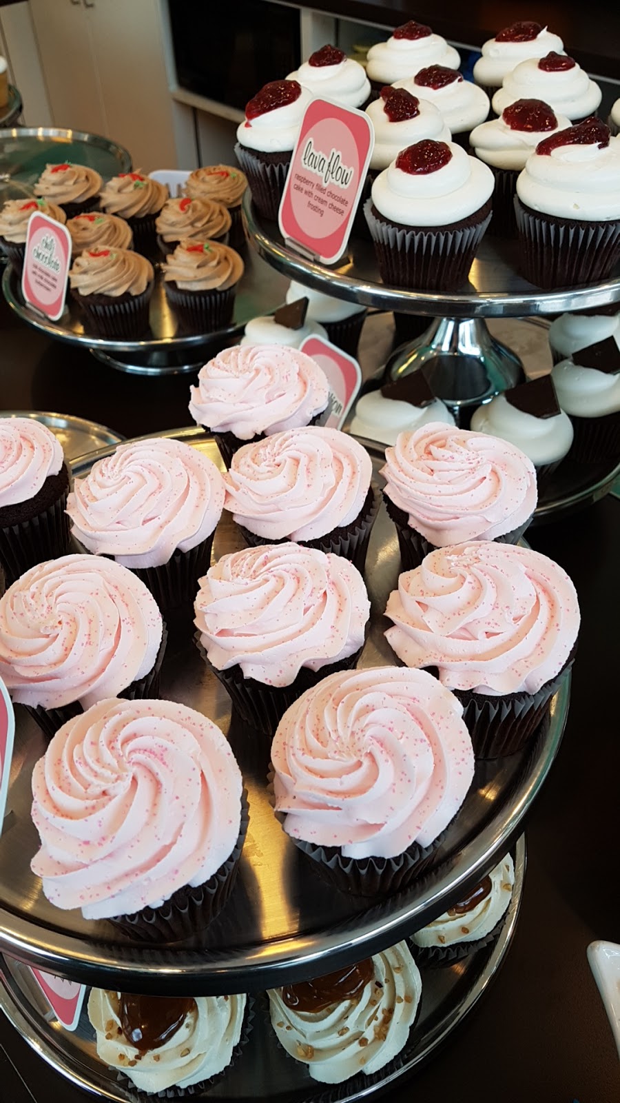 Cupcakes at Highstreet | 3122 Mount Lehman Rd C100, Abbotsford, BC V2T 0C5, Canada | Phone: (604) 853-3990