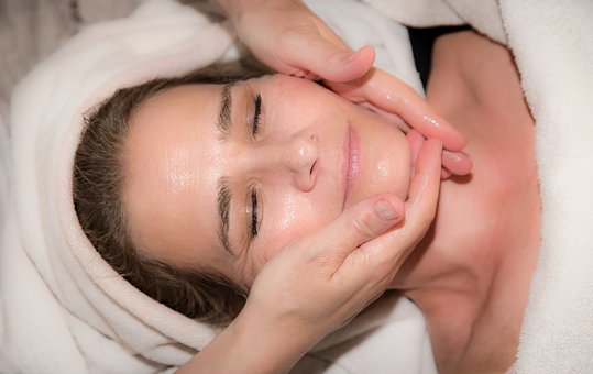 Esthetique Mireille Caron | 2707, Chemin Ste-Foy Québec (Québec Près de lHopital Laval, Service à domicile Soins de pieds, Québec, QC G1V 1V3, Canada | Phone: (418) 951-8774