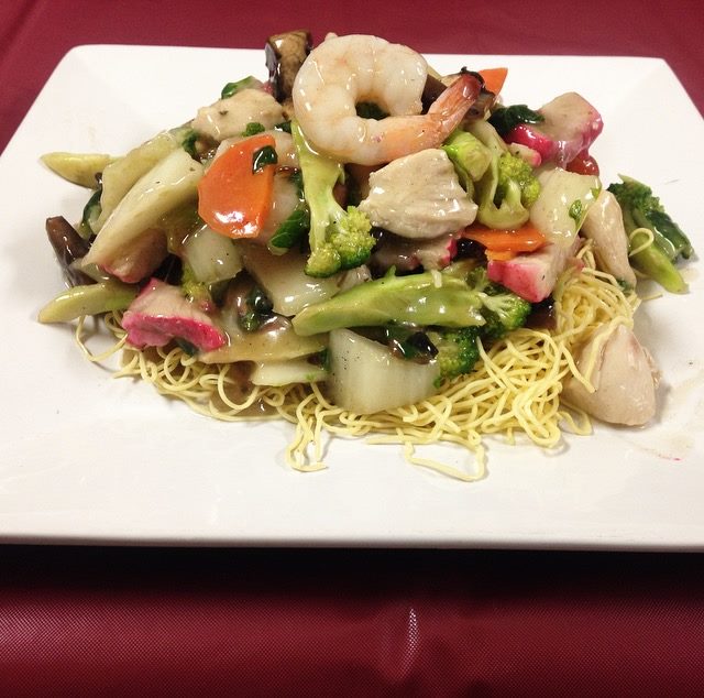Golden Pond Restaurant | 73 Henry Hensey Dr, Liverpool, NS B0T 1K0, Canada | Phone: (902) 354-5186