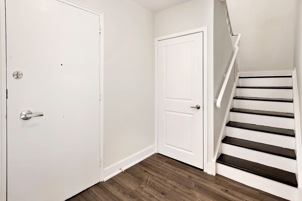 5 Cheviot Place Townhomes | 5 Cheviot Pl, Etobicoke, ON M9A 2E3, Canada | Phone: (437) 703-8794