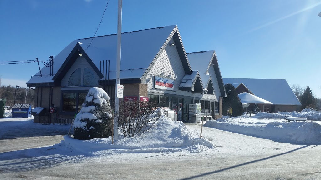 Petro-Canada | 1619 Chemin de la Rivière aux Cerises, Magog, QC J1X 3W3, Canada | Phone: (819) 847-3783